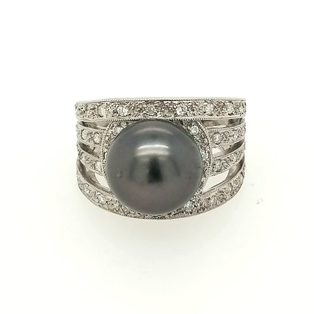 A Tahitian Pearl ring (1 of 4)