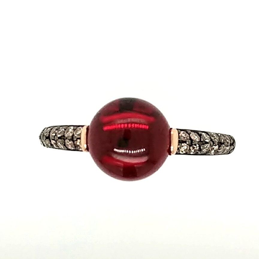 A Garnet & Diamond Ring (1 of 5)