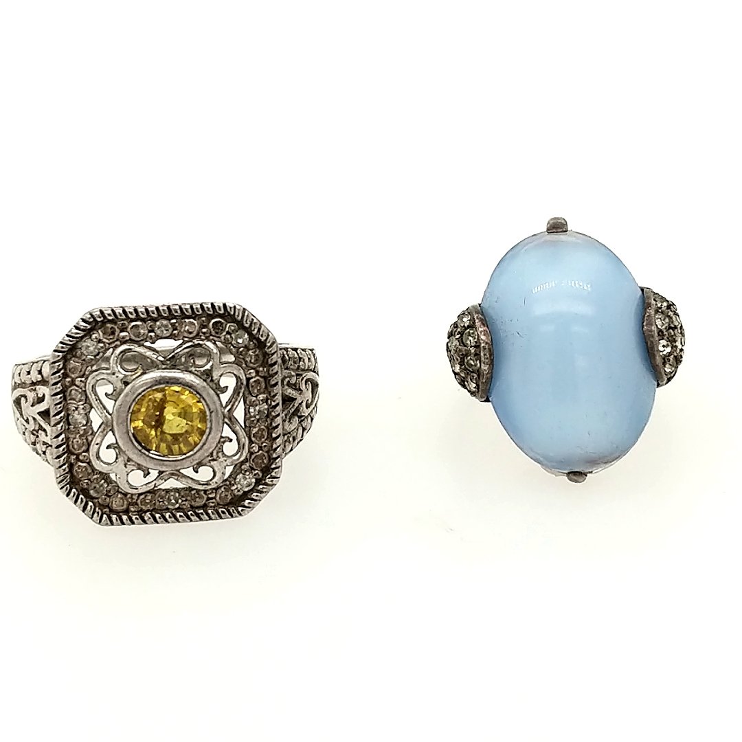 A pair of Sterling Rings: Both rings are crafted in Sterling Silver Size: Ring size 4 and 9 Weight: 8dwt