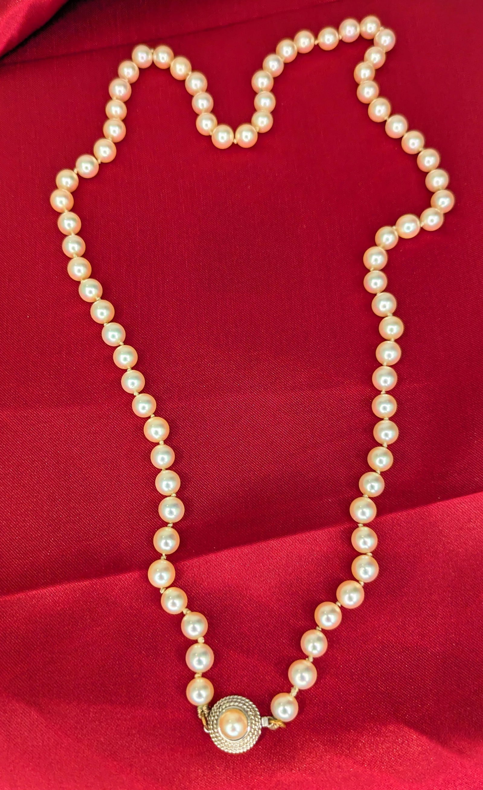 Single Strand Pearl Necklace (1 of 3)