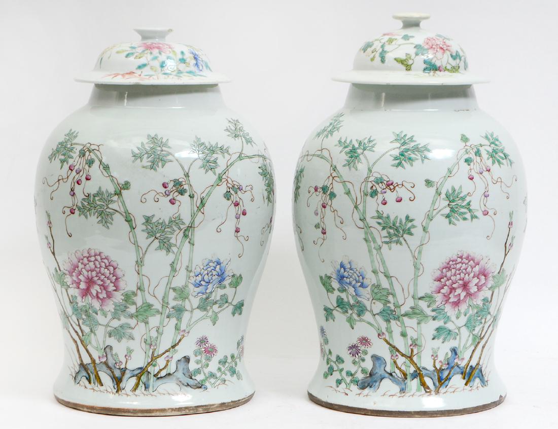 PAIR OF FAMILLE ROSE PORCELAIN LIDDED JARS (1 of 9)