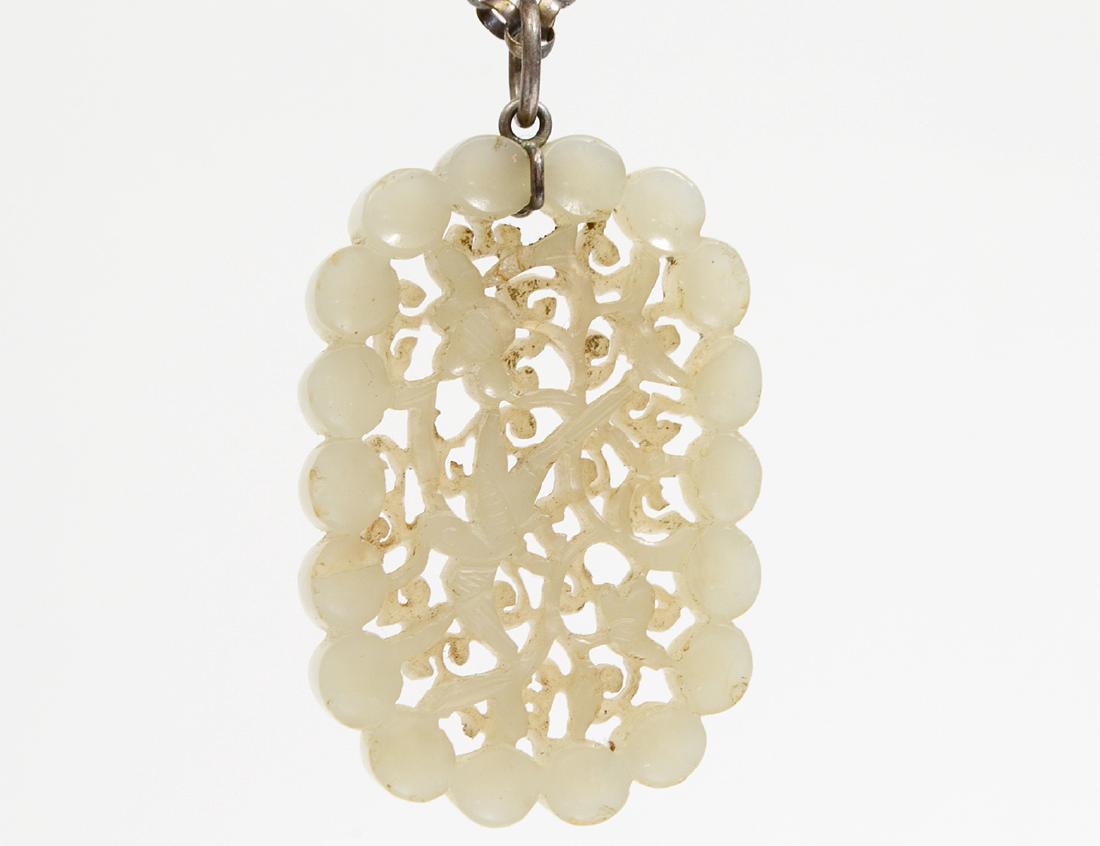 CARVED JADE PENDANT NECKLACE (1 of 4)