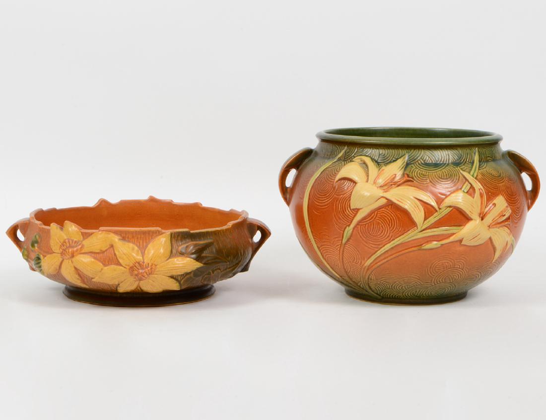 TWO ROSEVILLE POTTERY VESSELS (1 of 7)