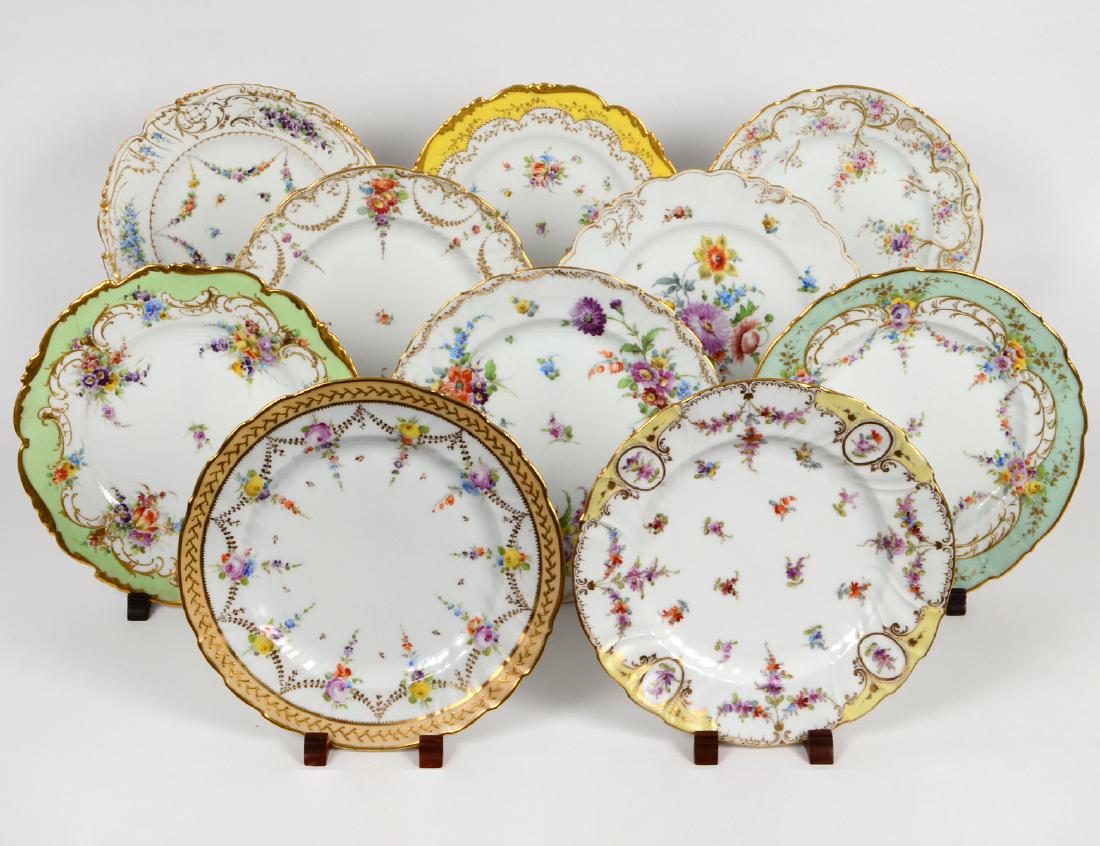 TEN VARIOUS DRESDEN PORCELAIN DINNER PLATES (1 of 12)