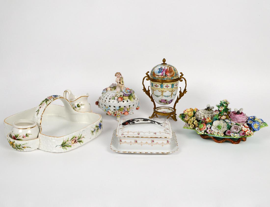 GROUP OF CONTINENTAL PORCELAIN TABLE ITEMS (1 of 7)