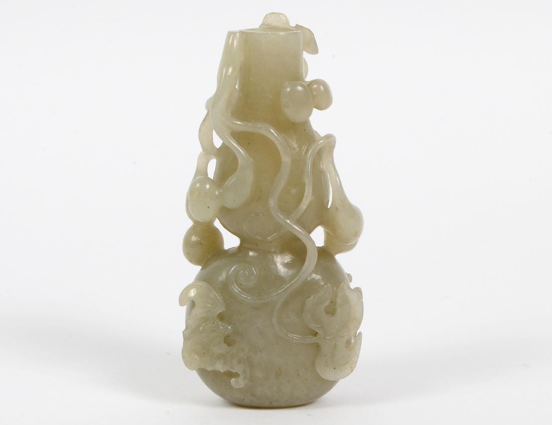 CHINESE JADE DOUBLE GOURD MASTER SNUFF BOTTLE (1 of 5)