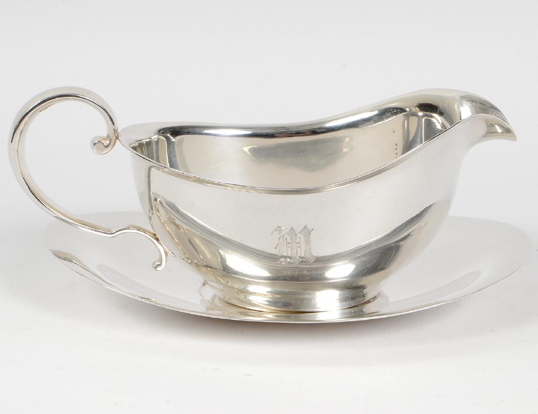AMERICAN STERLING SAUCE BOAT AND UNDER PLATE (1 of 3)