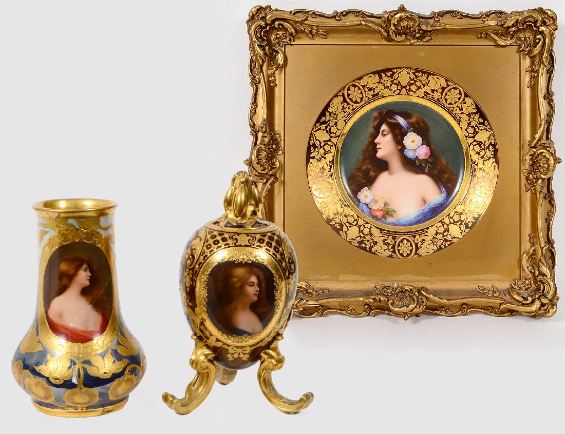 ROYAL VIENNA CABINET PORTRAIT PLATE AND TWO VASES (1 of 18)