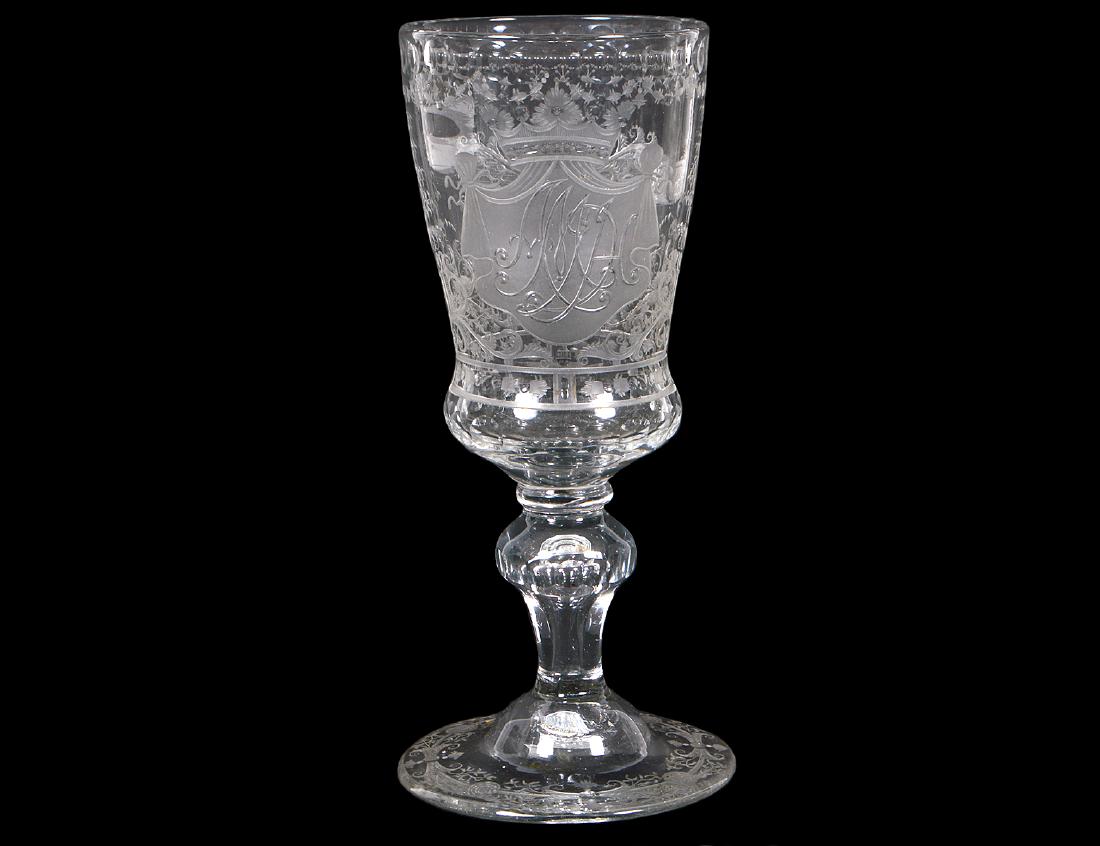 FINE HOSHSCHNITT ENGRAVED COLORLESS GLASS GOBLET (1 of 5)