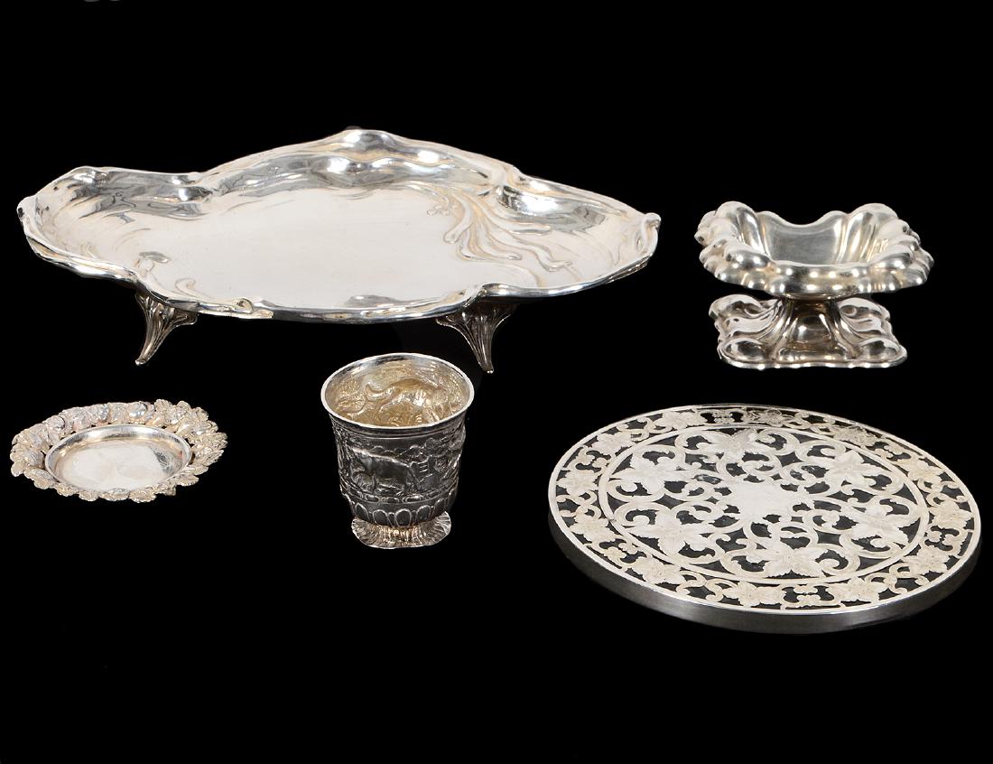 FOUR MISCELLANEOUS SILVER TABLE ITEMS (1 of 5)