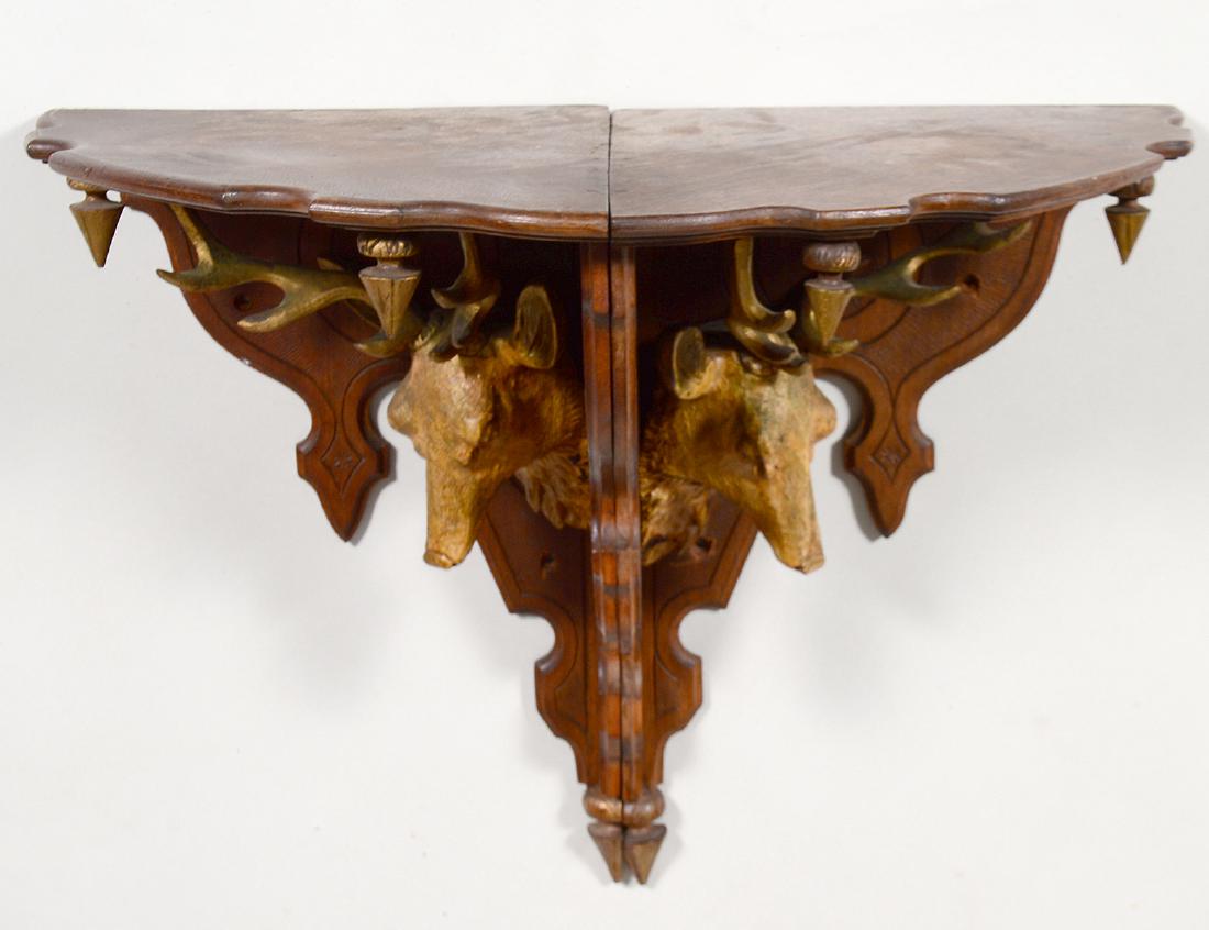 PAIR CONTINENTAL PARCELGILT WALNUT CORNER BRACKETS (1 of 3)