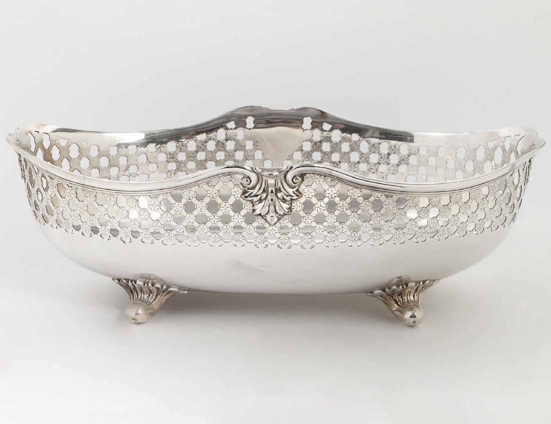 TIFFANY SILVER PLATE FOOTED CENTERPIECE (1 of 4)
