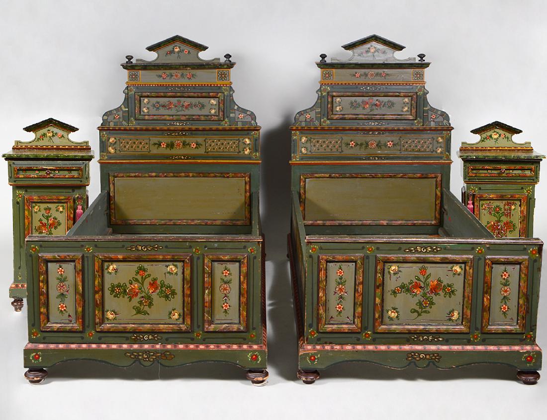 SUITE OF BAVARIAN PAINTED BEDROOM FURNITURE (1 of 12)