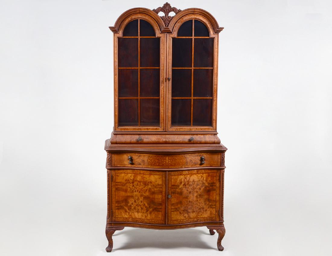 GEORGIAN MAPLE DISPLAY CABINET (1 of 5)