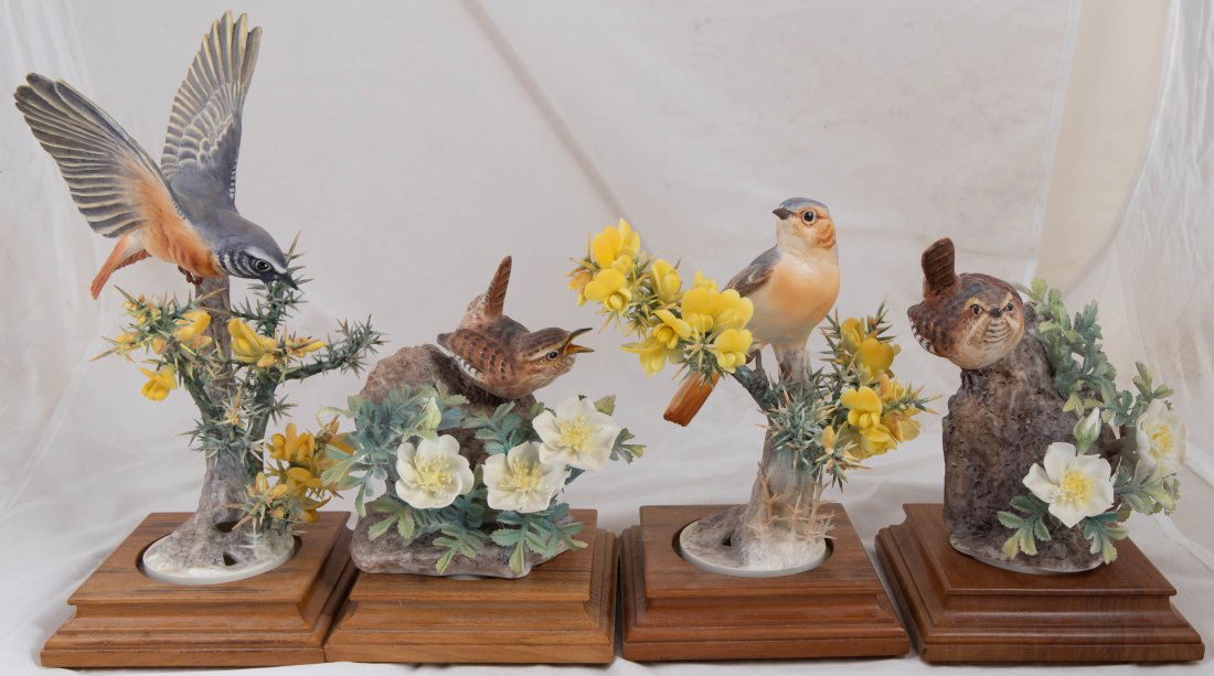 TWO PAIRS ROYAL WORCESTER DOROTHY DOUGHTY BIRD GROUPS (1 of 2)