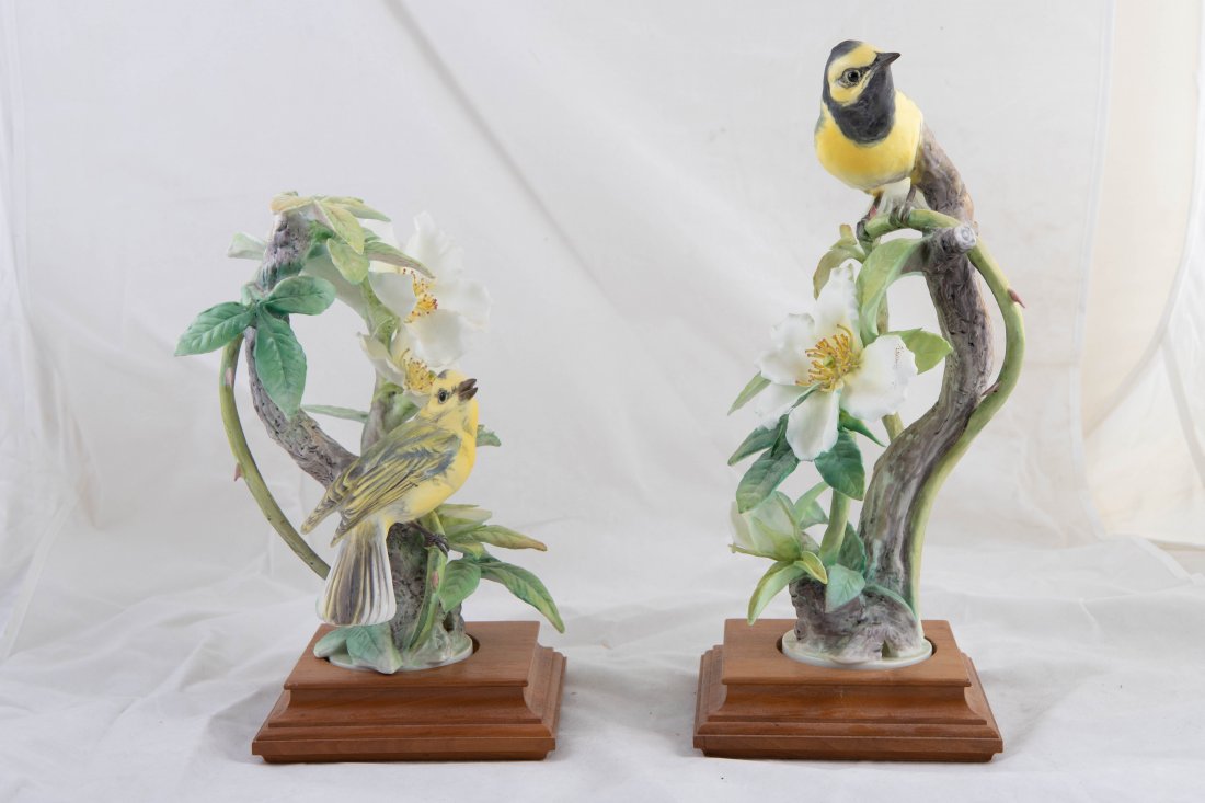 PAIR OF ROYAL WORCESTER DOROTHY DOUGHTY BIRD GROUPS (1 of 4)