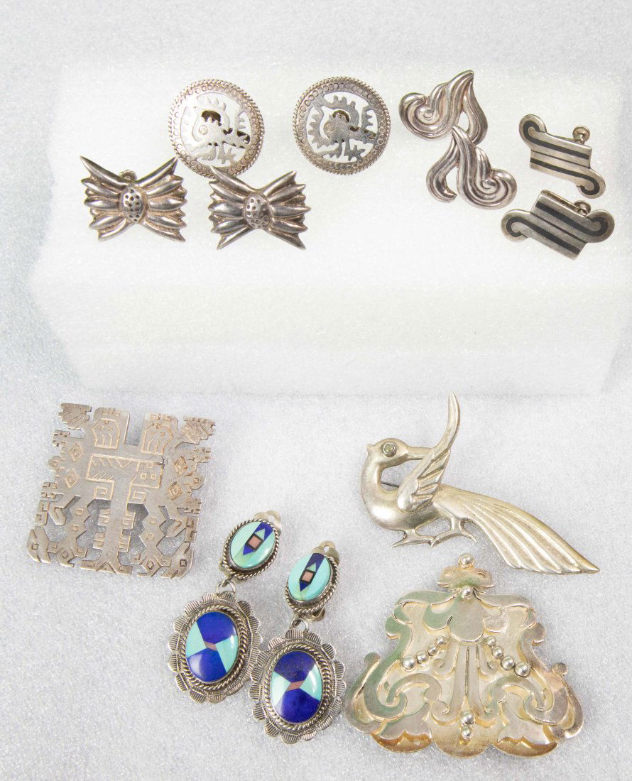 ASSORTED MEXICAN SILVER BROOCHES & EARRINGS (1 of 3)