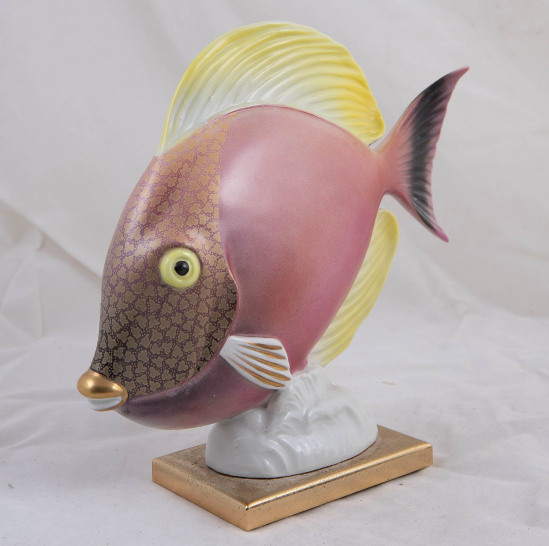 THREE POTTERY FISH AND TWO BRASS FISH (1 of 5)