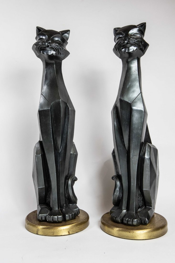PAIR OF 20th CENTURY PATINATED PLASTER CATS (1 of 3)