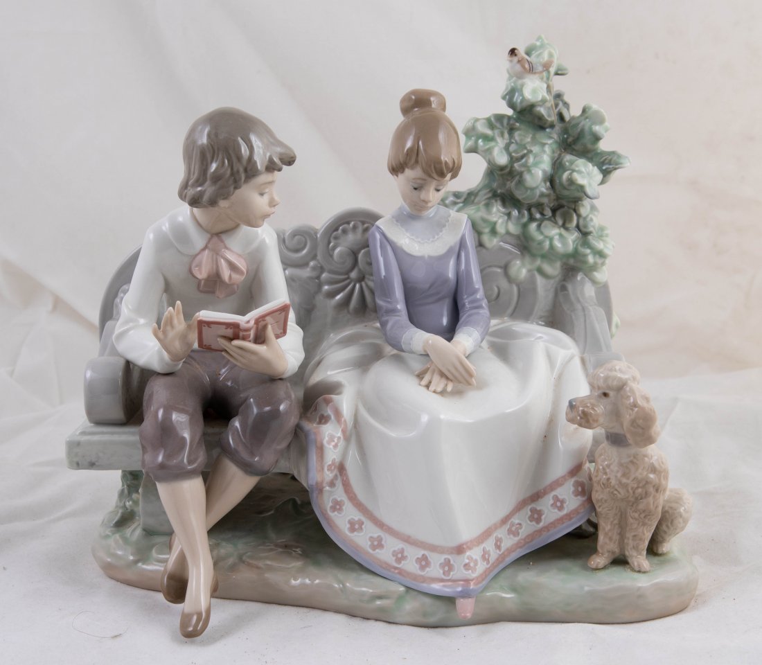 THREE LLADRO PORCELAIN FIGURAL GROUPS (1 of 5)