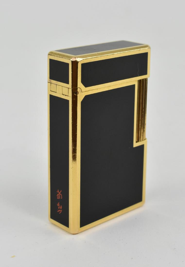 SJ DUPONT GOLD TONED LAQUE DE CHINE LIGHTER