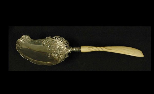 Good Antique Whiting Sterling Silver Serving Shel