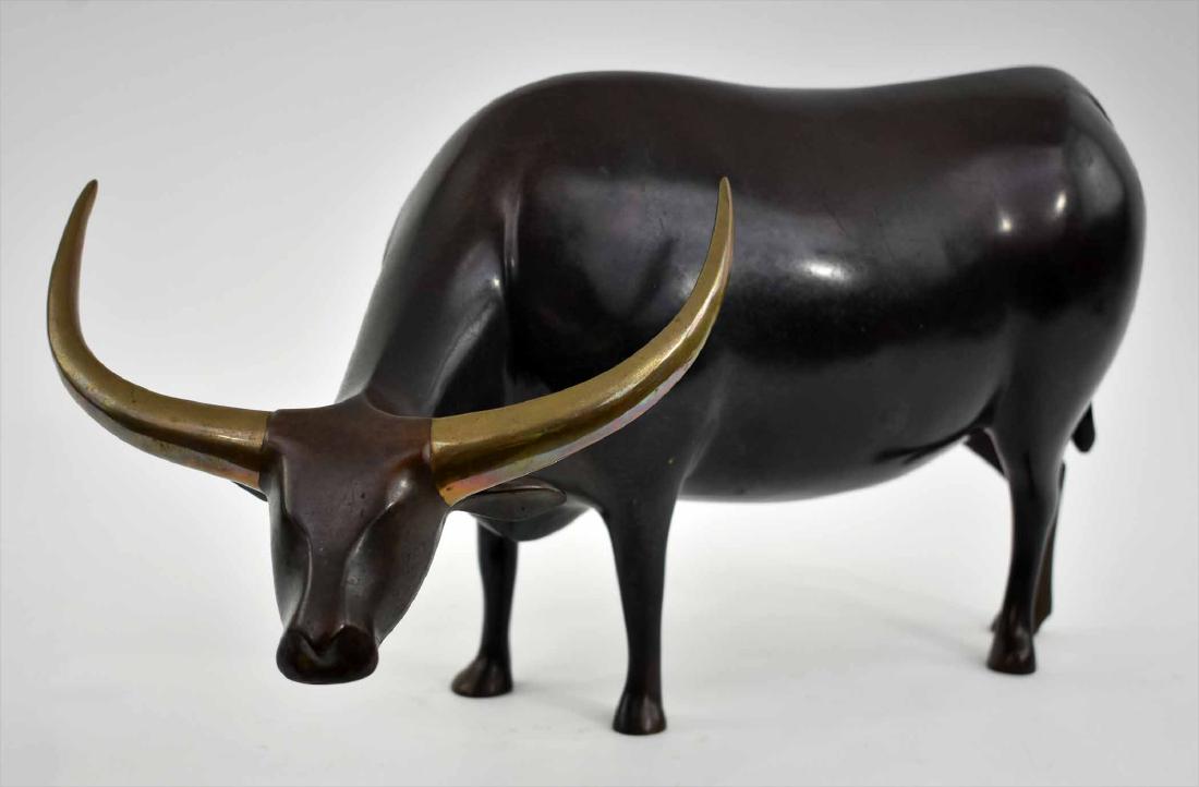 LOET VANDERVEEN PATINATED BRONZE OF AN OX BULL: The underside signed Loet, numbered 43/250. The muscular body patinated, the horns polished gold. Height 9.5 in. Width 16 in. (Cond: good)
