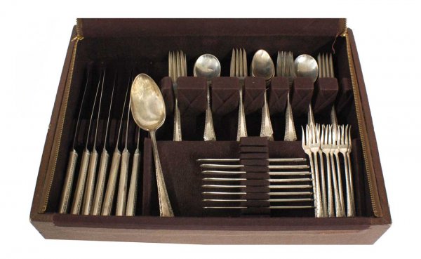 Wallace 'Dorothy Q' Sterling Silver 66 Piece Flatw