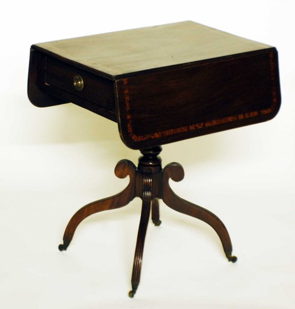 GEORGE III MAHOGANY DROP LEAF PEDESTAL TABLE