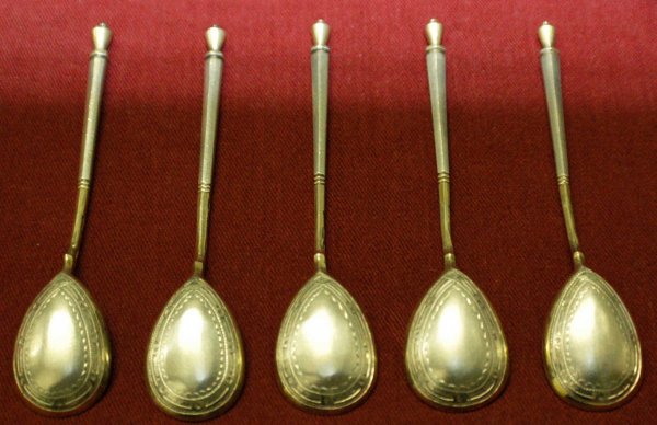 SET OF SIX RUSSIAN SILVER TEA SPOONS
