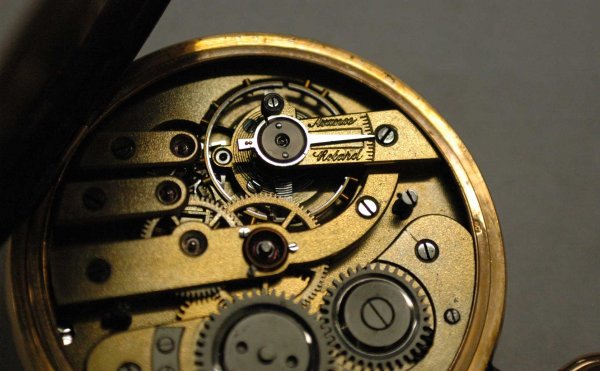 EIGHTEEN KARAT YELLOW GOLD POCKET WATCH - 2