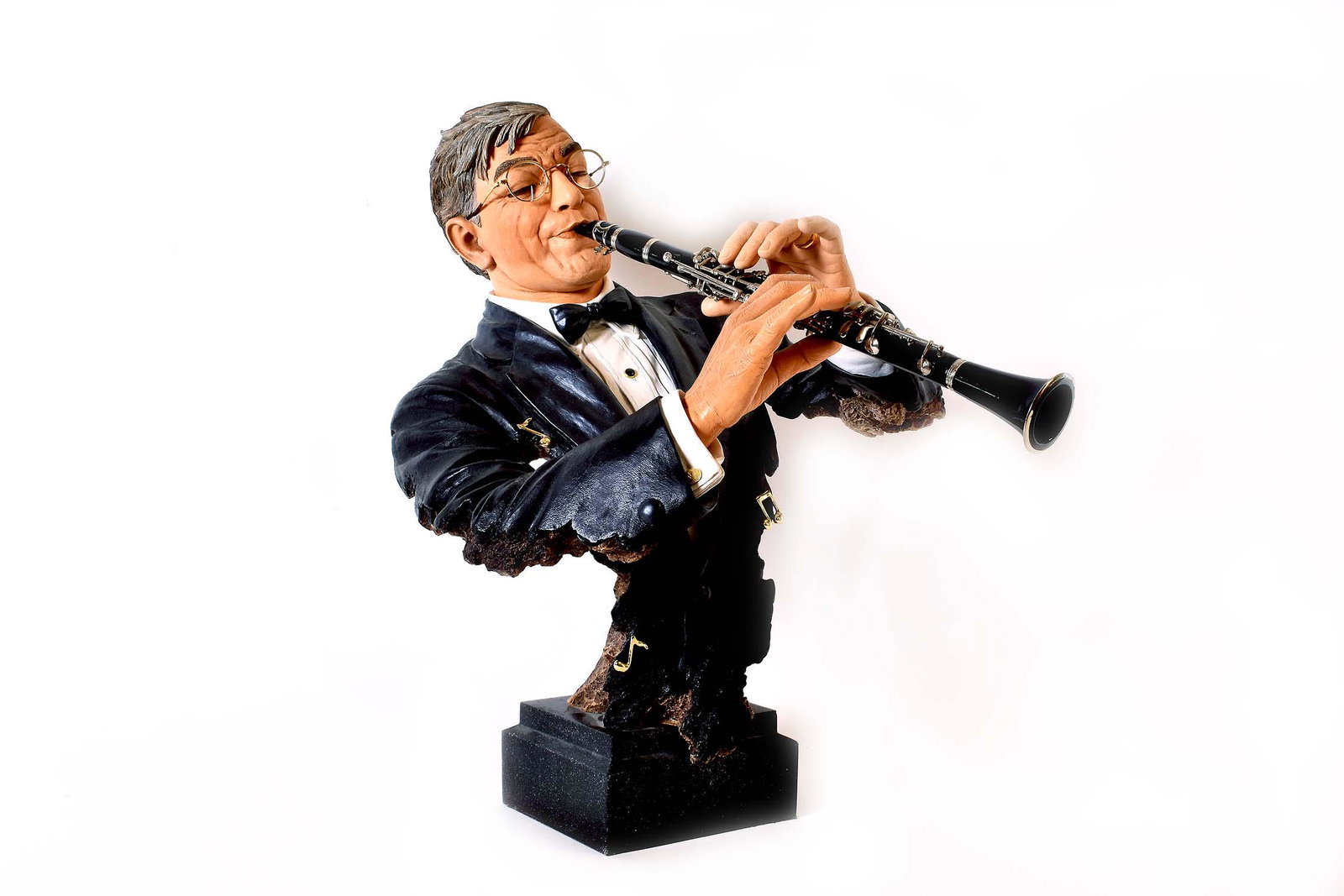 WILLITTS ALL THAT JAZZ CLARINETIST SCULPTURE: Composition. Signed WG and numbered 44/1250 and dated 2004. 24 in. high. (Cond: good)