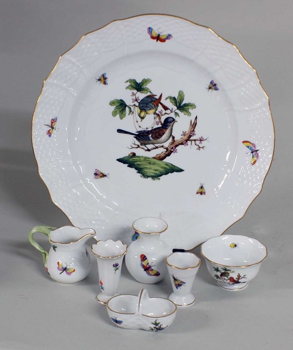 GROUP OF SEVEN HEREND PORCELAIN ARTICLES