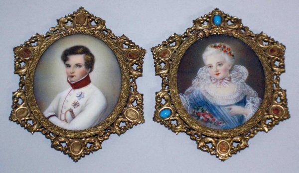 PAIR OF MINIATURE PORTRAITS ON IVORY