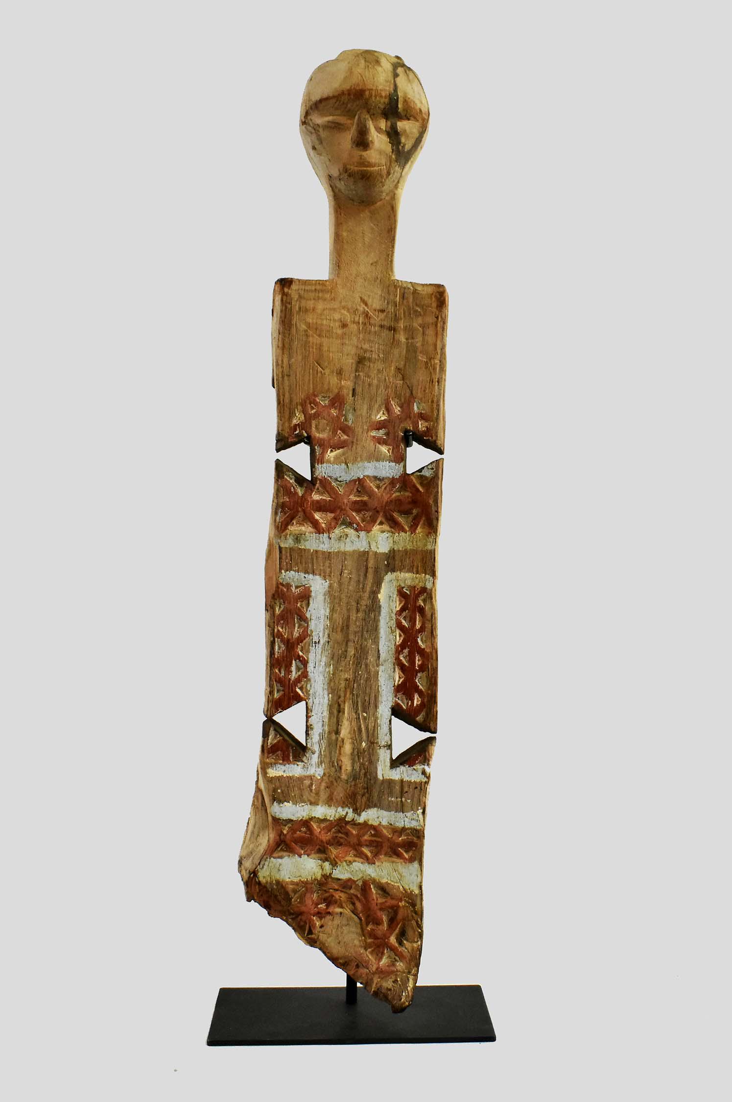 OCEANIC CARVED AND PAINTED WOOD EFFIGY (1 of 6)