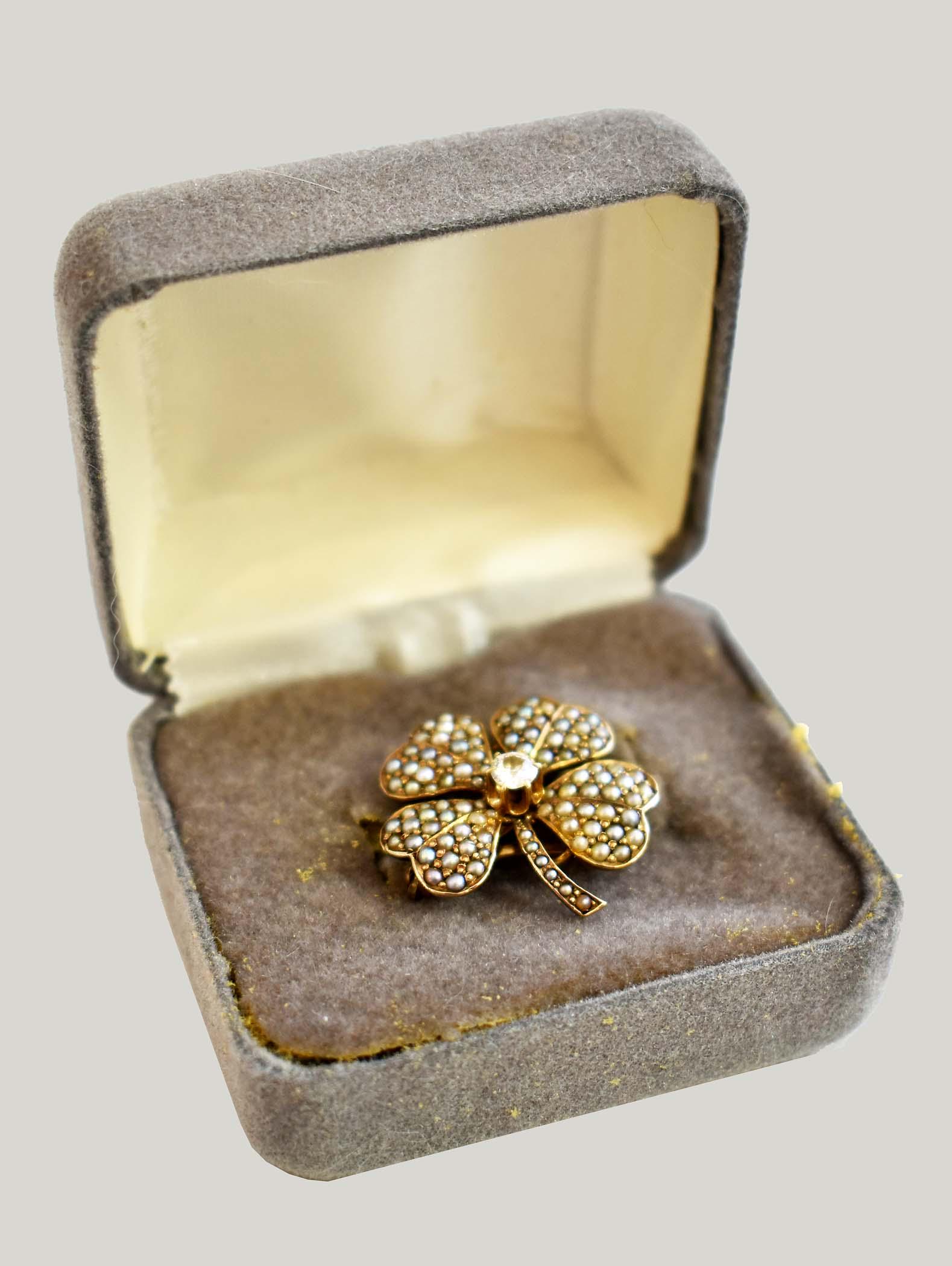 ANTIQUE LADIES FOUR LEAF CLOVER PIN (1 of 6)