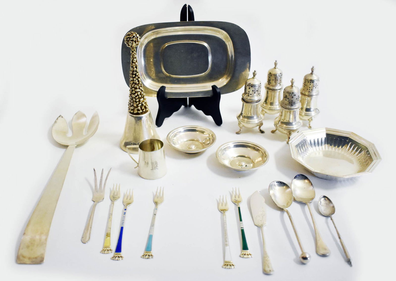 GROUP OF MISCELLANEOUS SILVER & PLATE ITEMS (1 of 7)