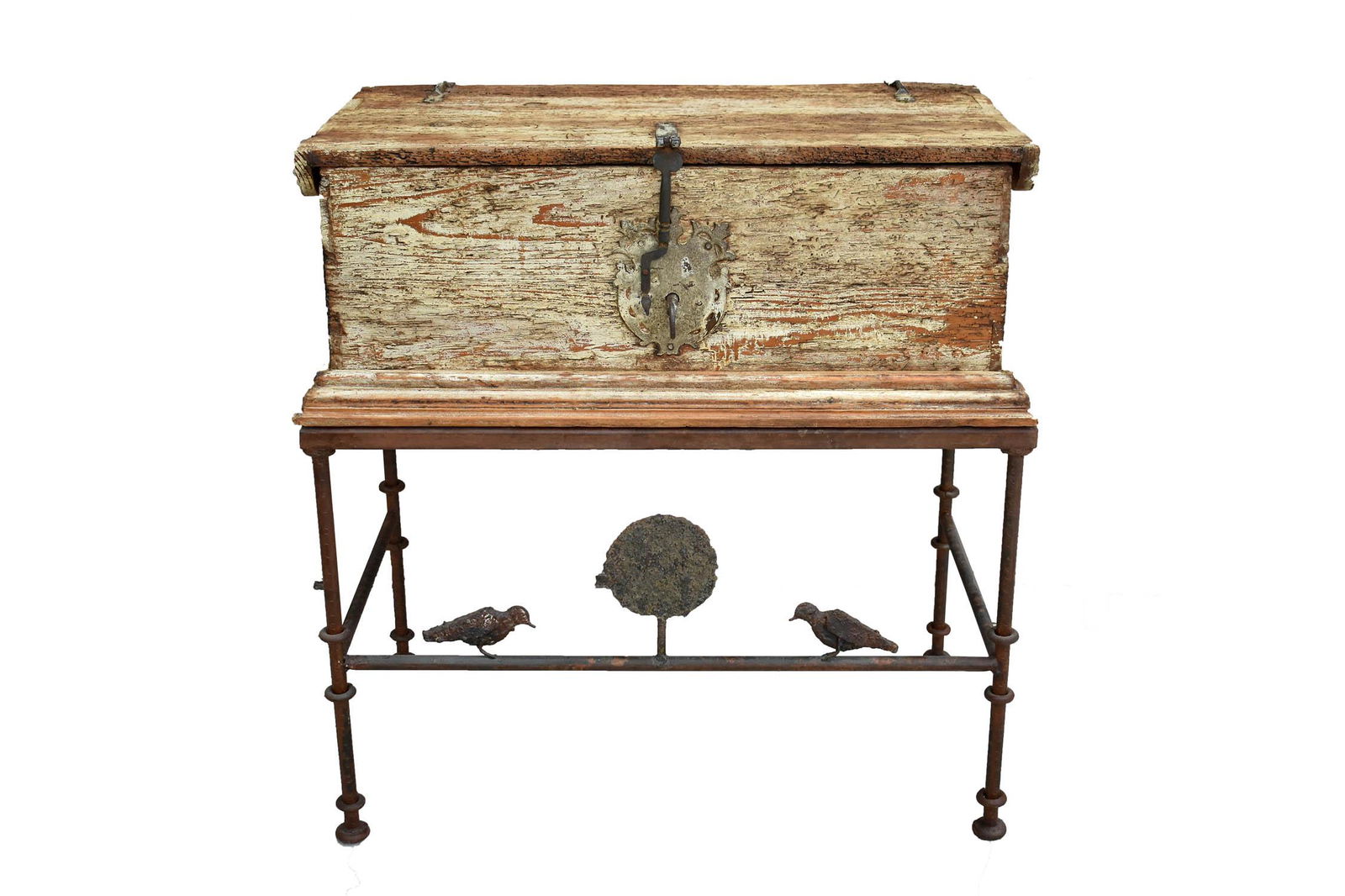 RUSTIC TRUNK ON IRON STAND (1 of 7)