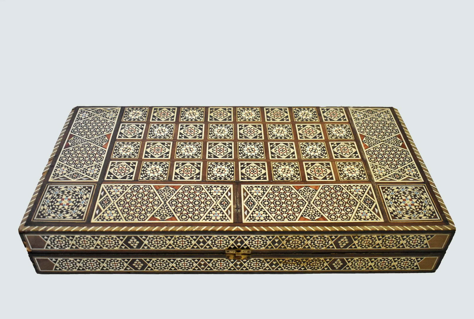 NORTH AFRICAN VARIOUS WOODS INLAID BACKGAMMON SET (1 of 6)