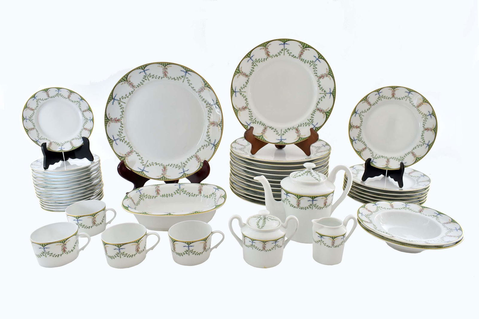 FRENCH LIMOGES PORCELAIN DINNER SERVICE 45 PCS. (1 of 8)