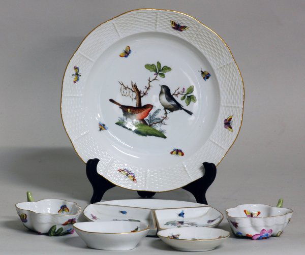 GROUP OF FIVE HEREND PORCELAIN TABLE ARTICLES: Hungarian. Each in the "Rothschild" pattern. Comprising: two leaf shaped bowls, ashtray, nut dish and a sectional serving dish. (100/150)