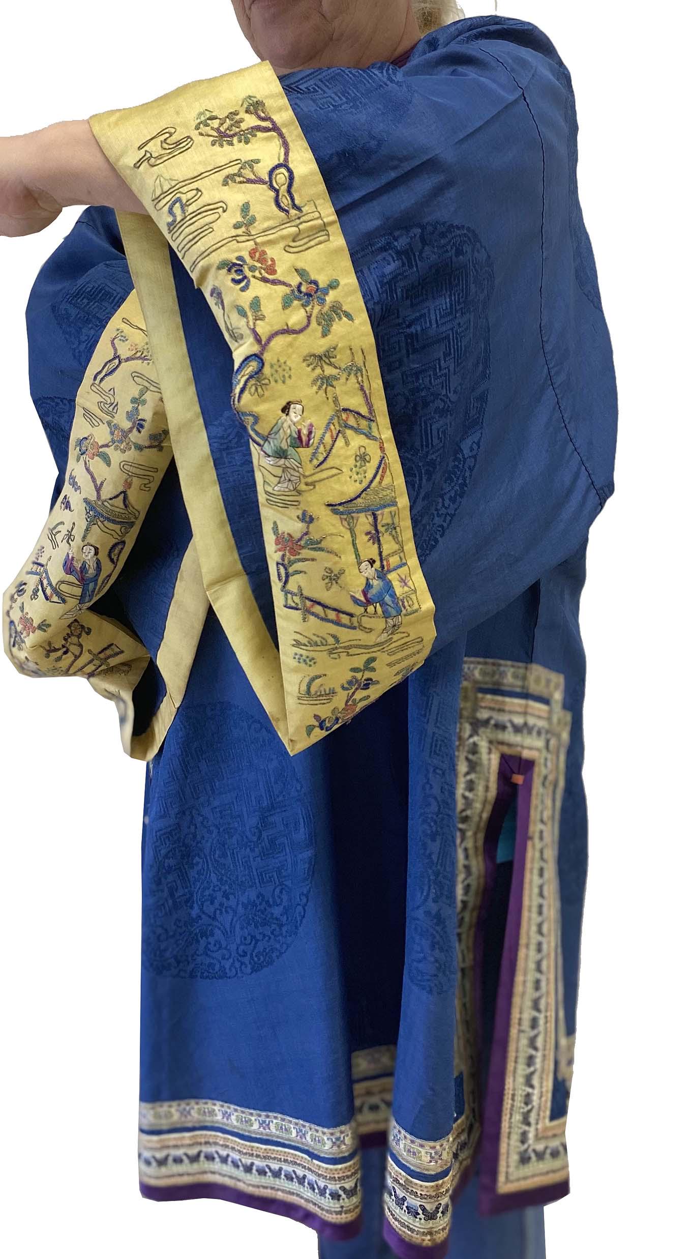 CHINESE EMBROIDERED SILK JACKET (1 of 5)