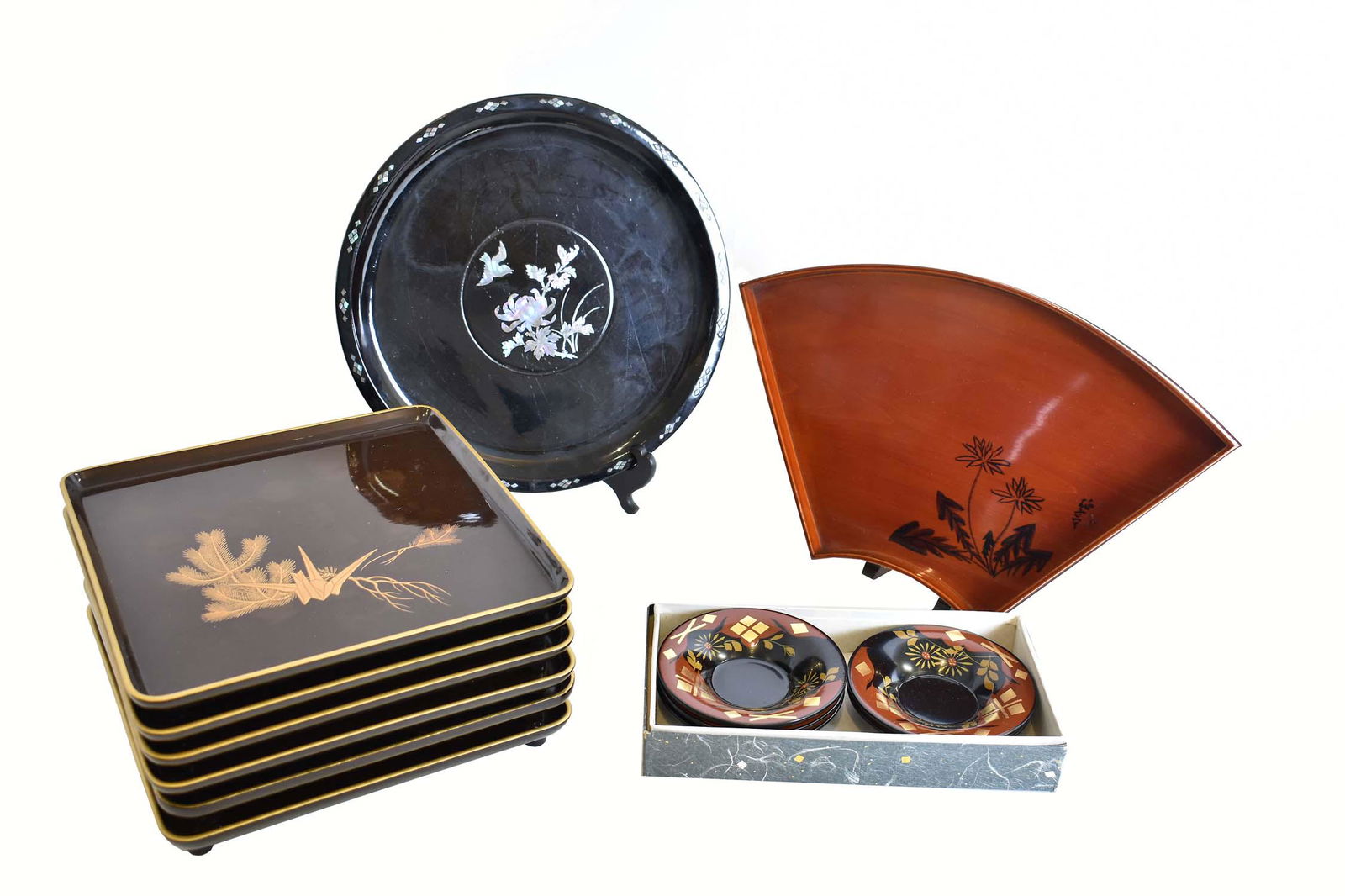 GROUP OF ASIAN LACQUER TRAYS & DISHES (1 of 3)
