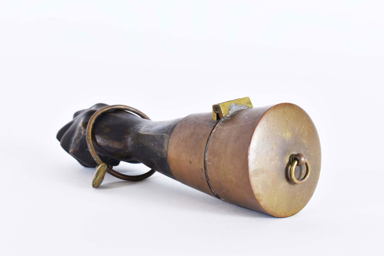 THIS LOT IS BEING WITHDRAWN LIGHTER THE FORM OF A FIST