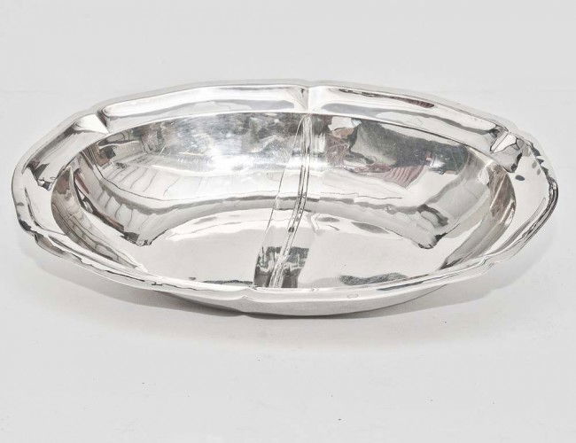 STERLING SILVER SECTIONAL SERVING DISH: American. Of oval form with divided interior. Length 15". (30 oz) (400/500)