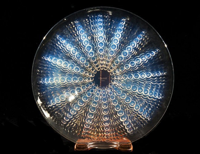 R. LALIQUE OPALESCENT GLASS "OURSINS" PLATE: French. Circa 1935. Acid stamped R. Lalique France. Diameter 10 3/4". Literature: R. Lalique by Felix Marcilhac, page 722, Pl. No. 10-3041, Illustrated. (500/700)