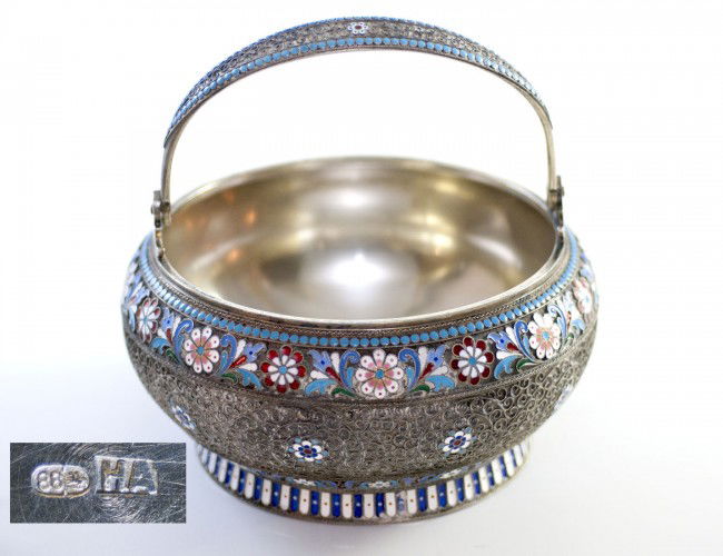 RUSSIAN SILVER GILT AND ENAMEL SUGAR BOWL: Moscow. 1891-1896. (88 Standard) Maker: N. Alekseyev. Of circular shape, applied with swing handle. Diameter 4 7/8". (800/1200) NOTE: This lot is being re-offered for sale due to the fact that Mr. Pen