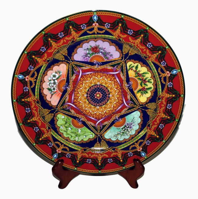 GROUP OF SIX ROSENTHAL PORCELAIN CHRISTMAS PLATES: German. Each designed by Versace. Limited Edition. Diameter 12 1/8". (600/900)