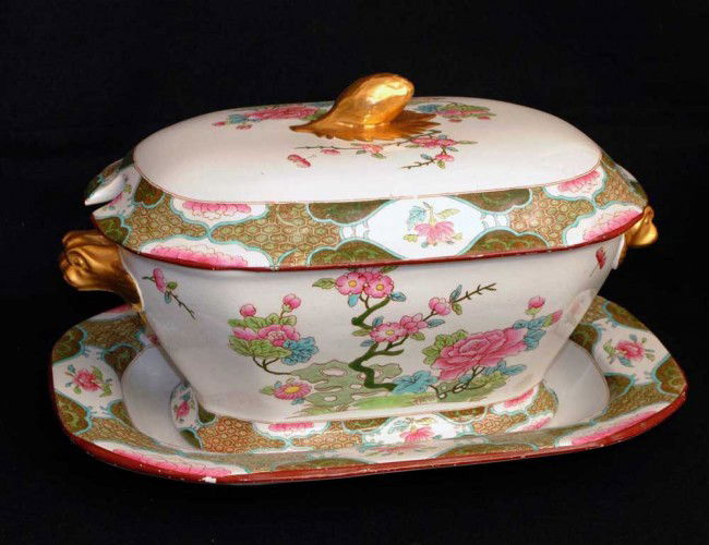COPELAND SPODE POTTERY TUREEN, COVER AND STAND: English. Length of stand 14 1/4".