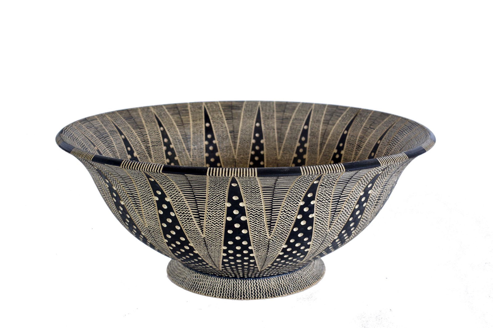 ERIK BRIGHT, SGRAFFITO DECORATED POTTERY VASE (1 of 3)